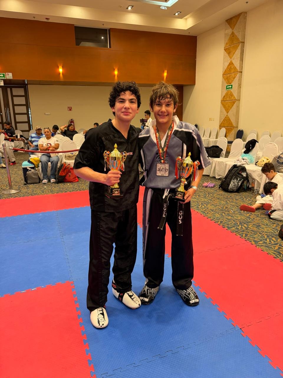 Campeonato<br />  CAMPEONES 
